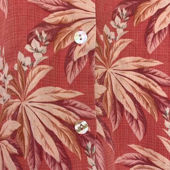 Vintage Tommy Bahama 100% silk Hawaiian floral Blouse - Picture 3 of 6